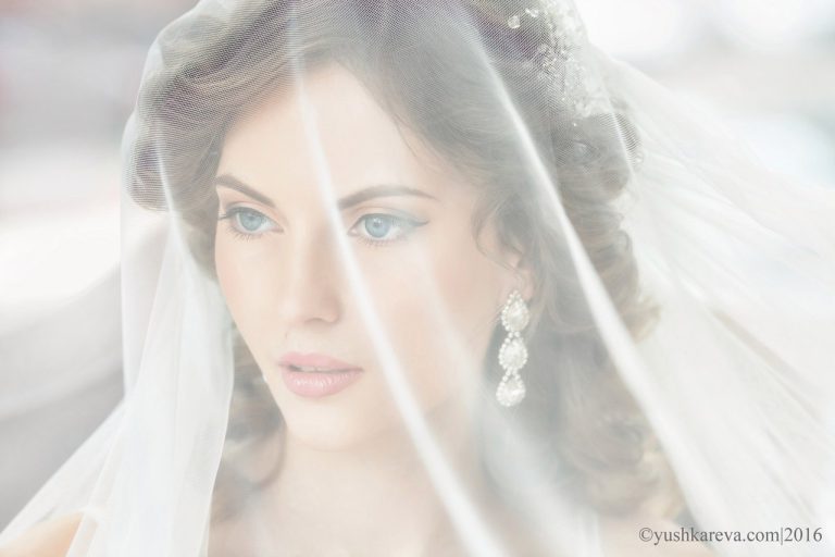 Стилист-визажист Елена Сухова