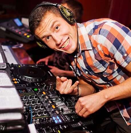 DJ Влад Корень